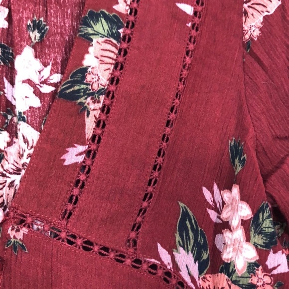 Altard State Woman’s Floral Long Sleeve V-Neckline Lace Button Burgundy Top Sz L - Picture 7 of 12